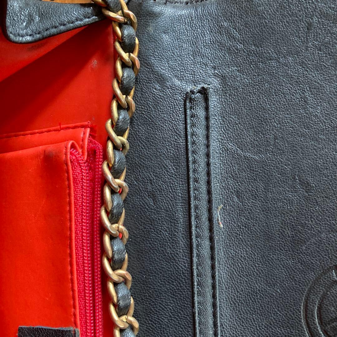 CHANEL ブラック レザー ショルダーバッグ