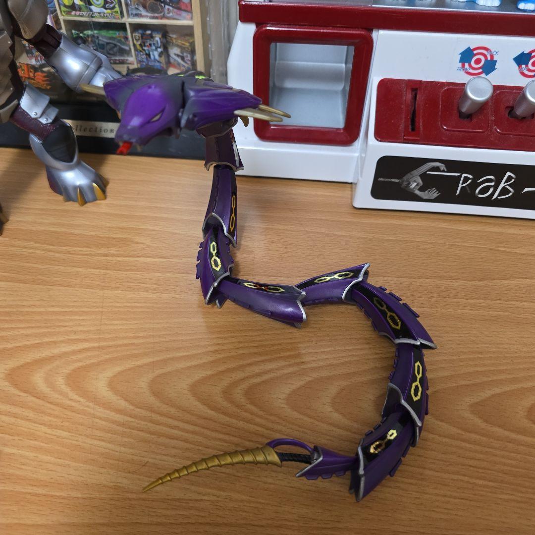 装着変身　ミラーモンスターズ　EX　ジェノサイダー