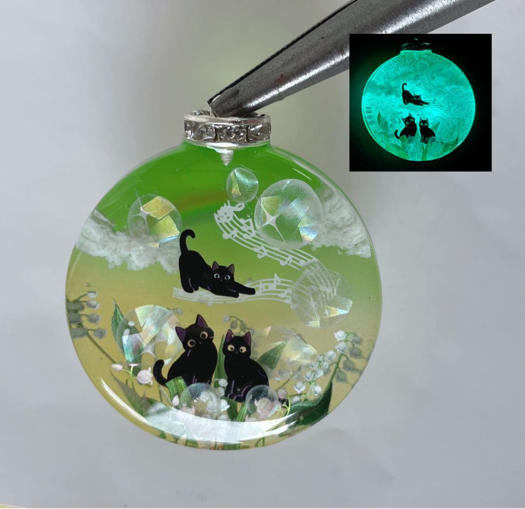 RUKURUKU/虹のメロディと猫　蓄光　オルゴナイトキーホルダー