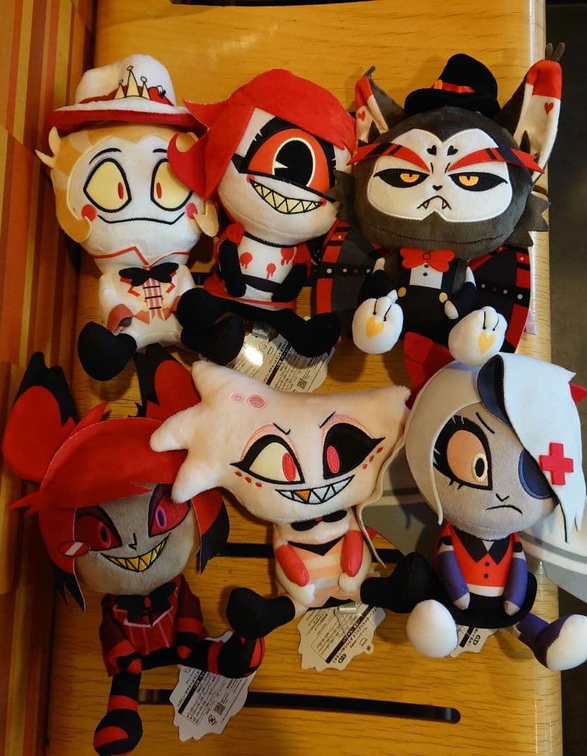 ハズビン・ホテルへようこそ おすわりぬいぐるみ 6種セット