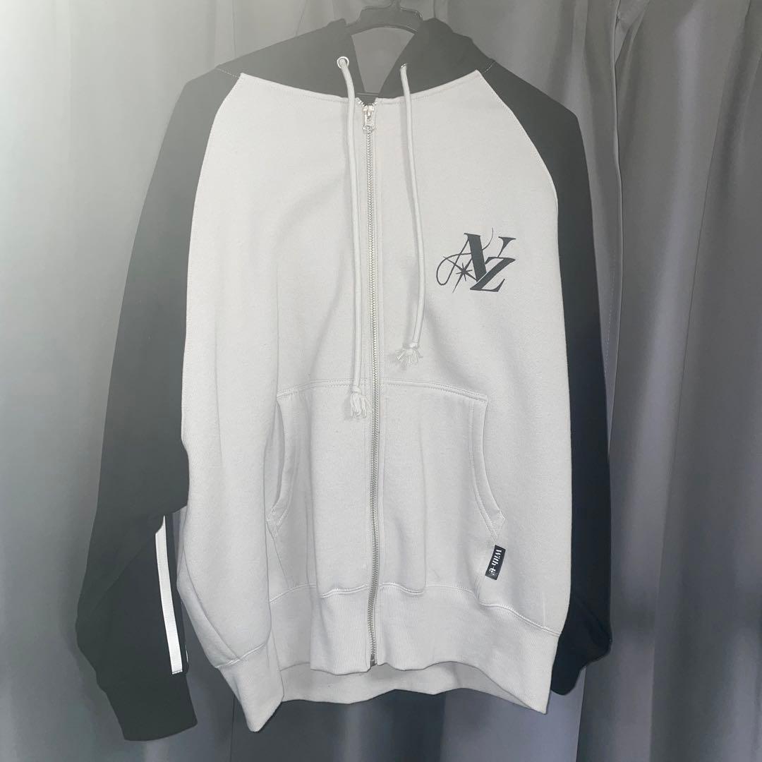 NiziU AWAKE パーカー　Mサイズ