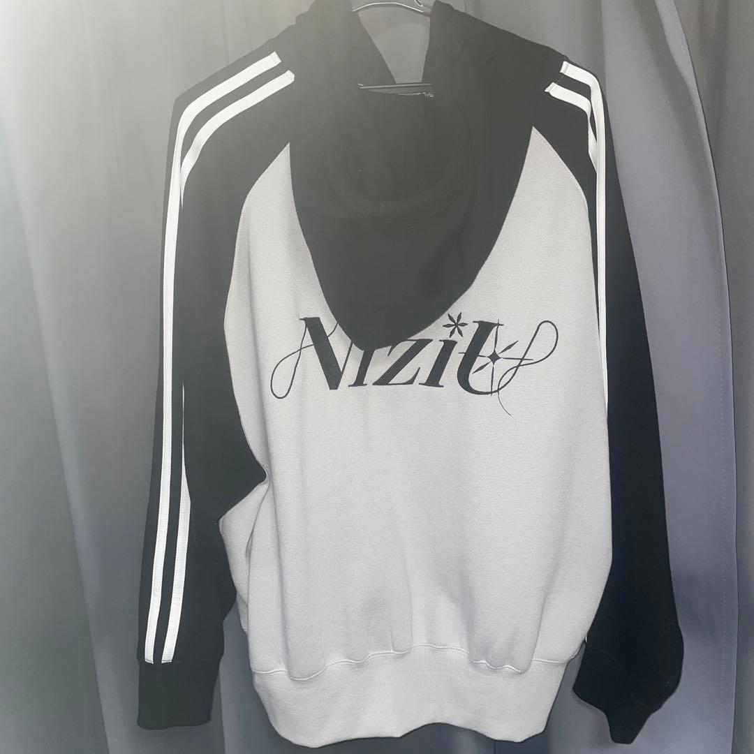NiziU AWAKE パーカー　Mサイズ