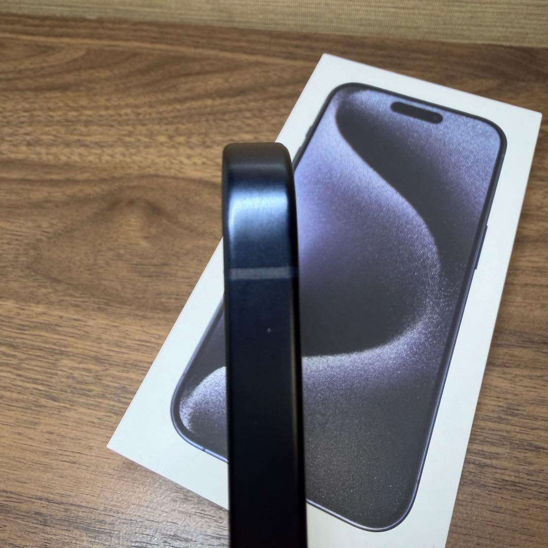 Apple iPhone 15Pro 256GB ケース付き