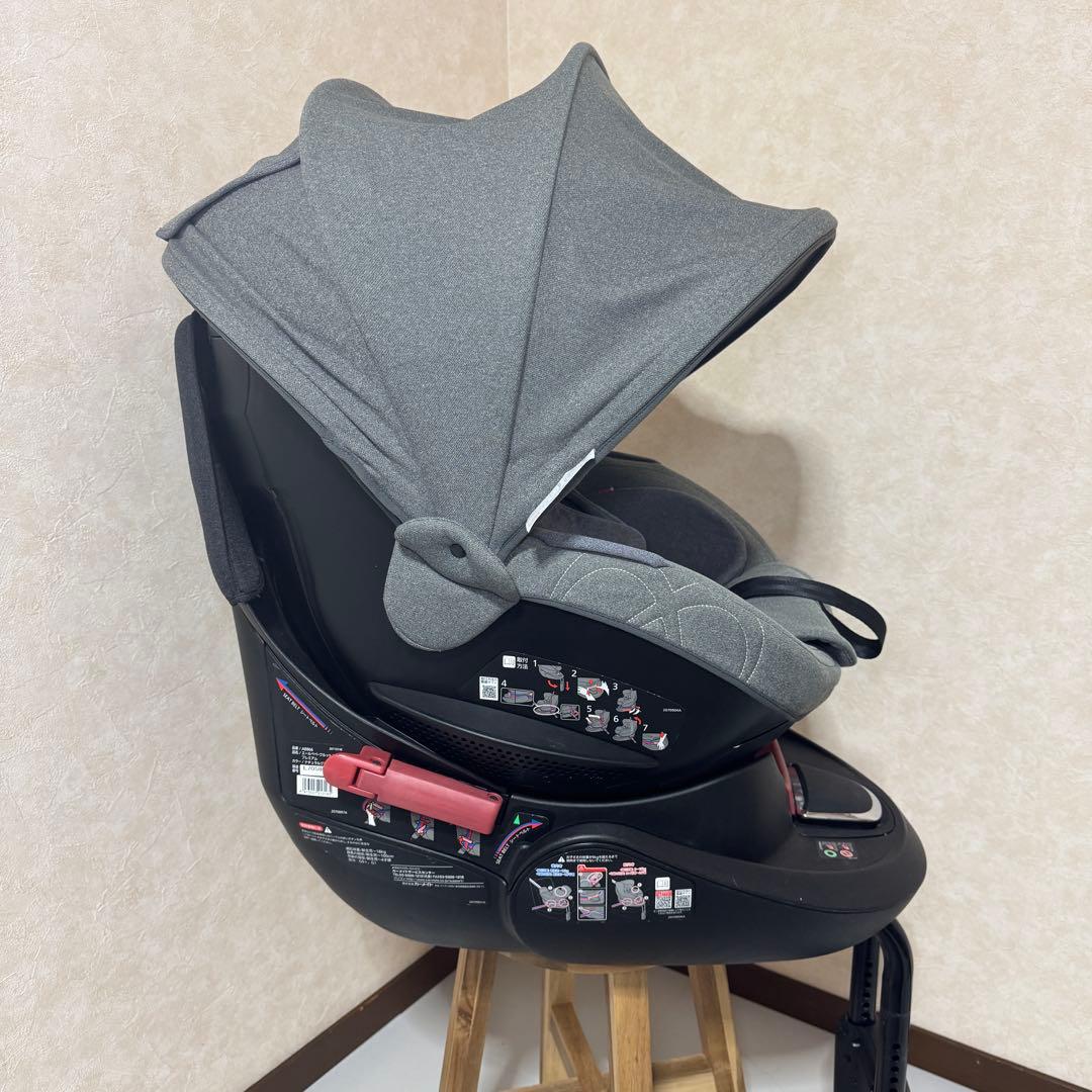 エールべべ　クルット4s プレミアム　グレー　新生児対応　チャイルドシート