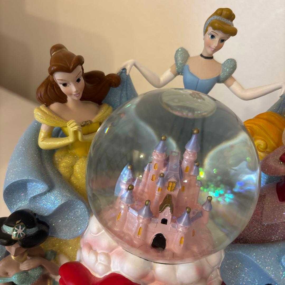 ディズニープリンセスオルゴール　スノードーム　 ライト点灯