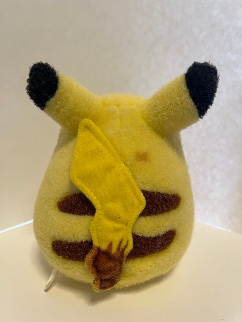 初期ピカチュウ　ぬいぐるみ　TOMY