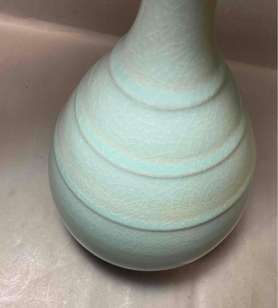 中国 横筋のある瓶　u6230950