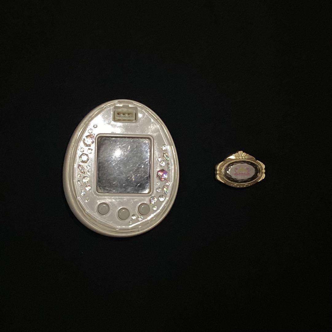 【最安値】たまごっちピース ホワイト&たまデコピアス