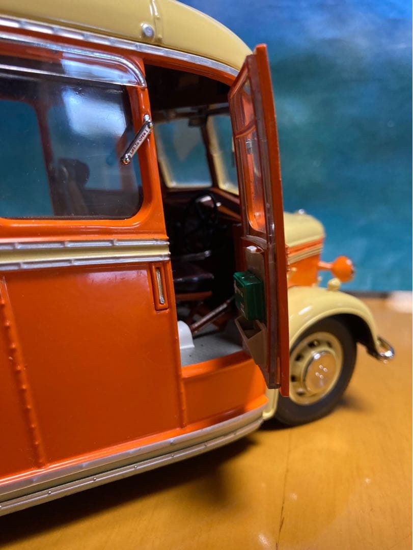 サンスター　ベッドフォード　ミニカー