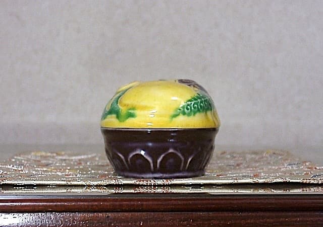 京焼・清水焼　三浦竹泉（初代）作　大獅子　交趾香合　箱合　無傷　保証。