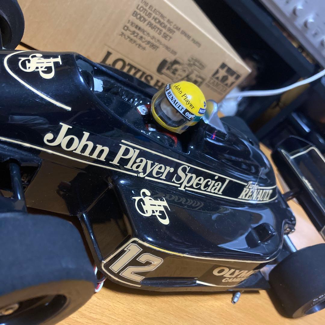 ロータス97-98位です、シャーシ付けます、(元はロータス99Tのカウルです)