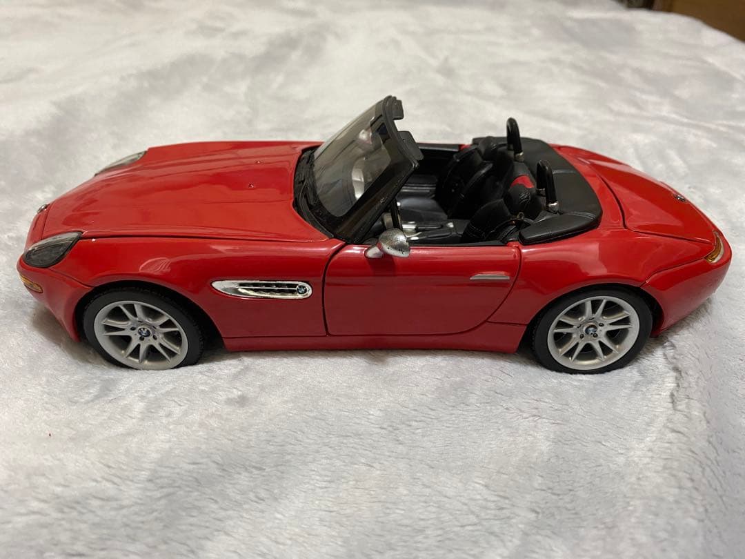 ミニカー Maisto BMW Z8 1/18