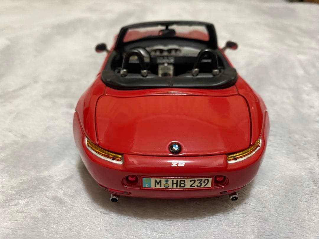 ミニカー Maisto BMW Z8 1/18