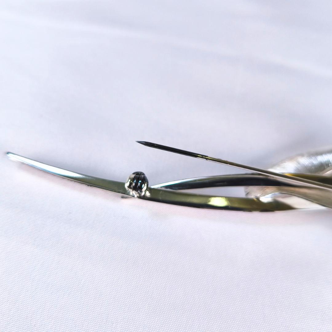 【美品】クリスチャンディオール　リーフモチーフブローチ SV925