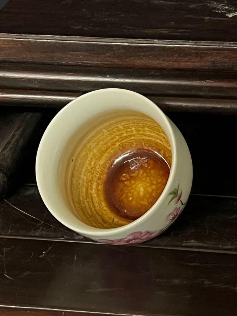 中国古美術　粉彩小杯；W43
