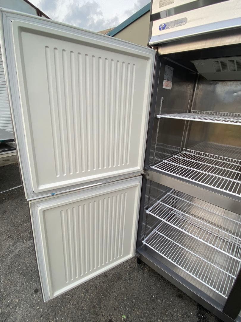 フクシマ 業務用縦型4ドア冷凍庫　URD54FMTA1 200V