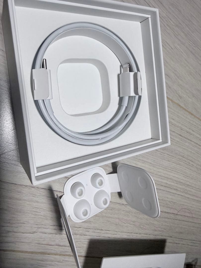 AirPods Pro 本体 充電ケース付き 付属品未使用