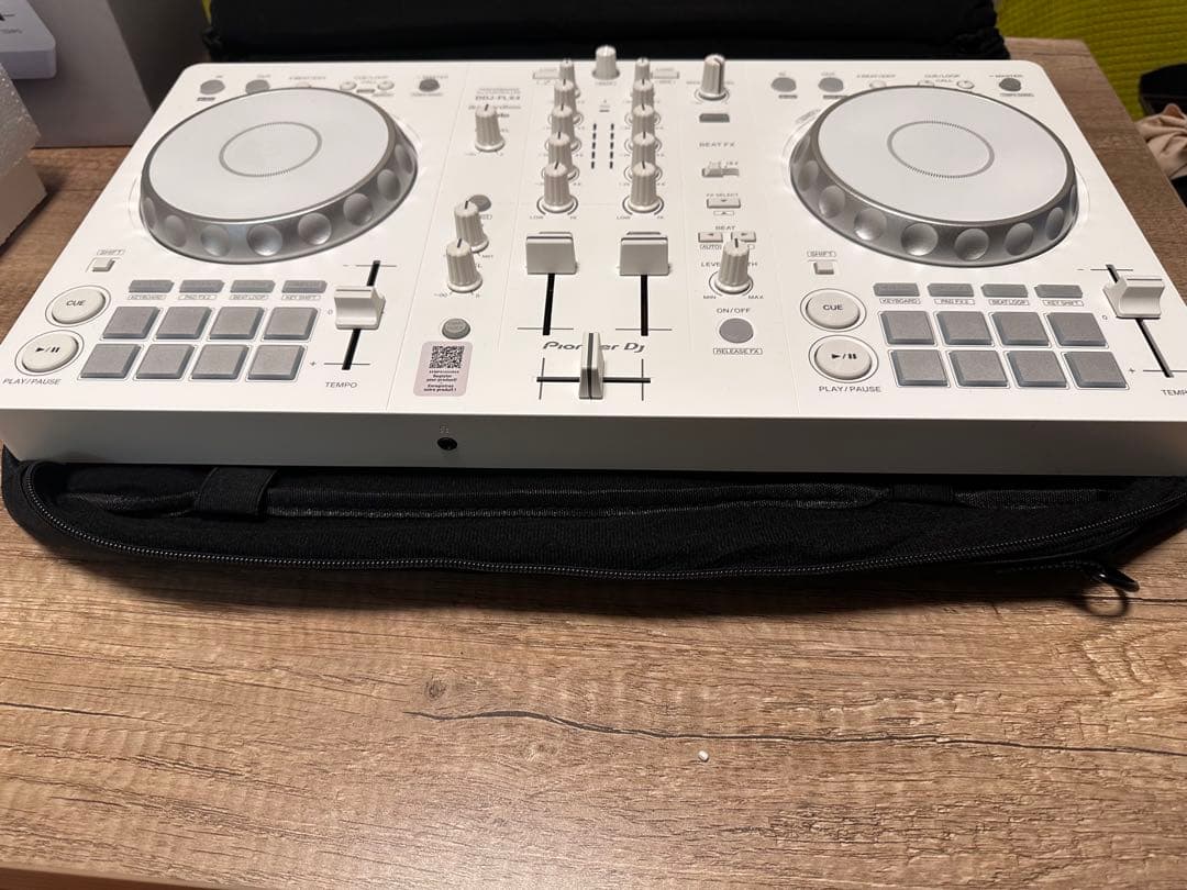 【超美品】Pioneer DJ DDJ-FLX4 ホワイト DJコントローラー