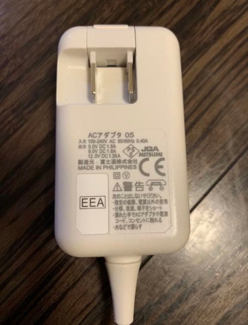 docomo らくらくホン F-01M本体 ACアダプタ