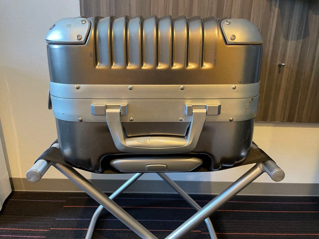 トリオ　CARGO カーゴ　スーツケース　シルバー