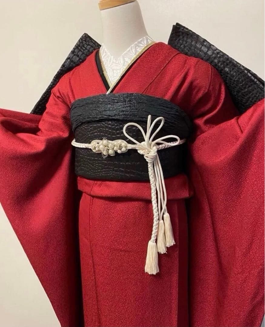 振袖フルセット　地紋　成人式　色無地振袖　赤　　黒　正絹　振袖6点セット