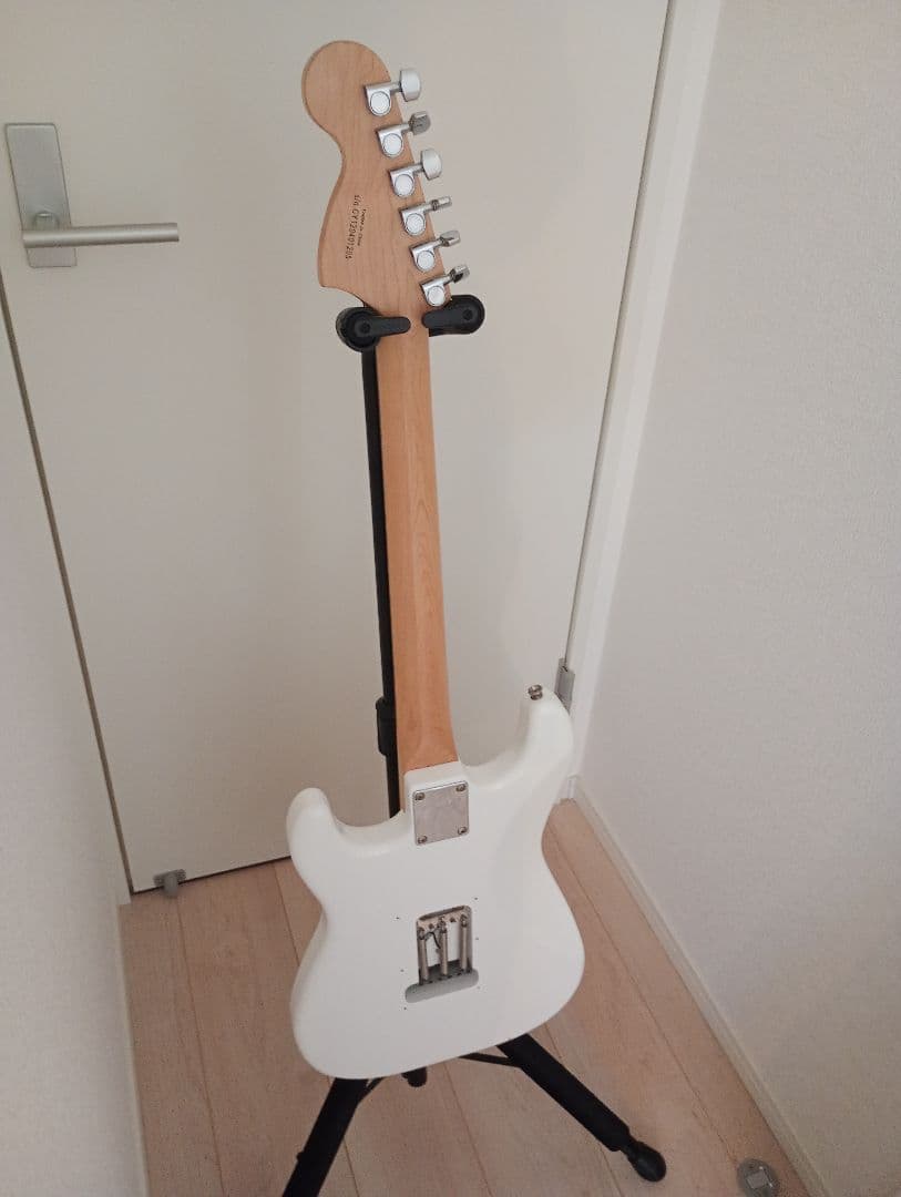 Squier ストラト　 ホワイト　ラージヘッド　スクワイヤー