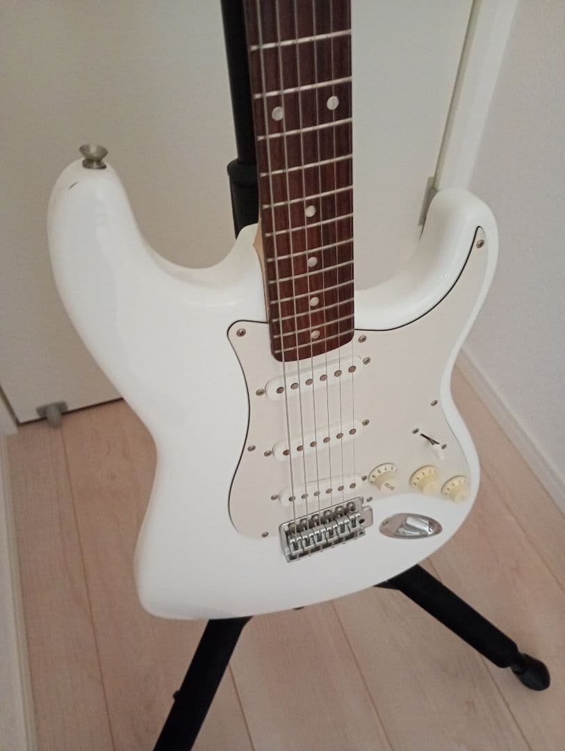 Squier ストラト　 ホワイト　ラージヘッド　スクワイヤー
