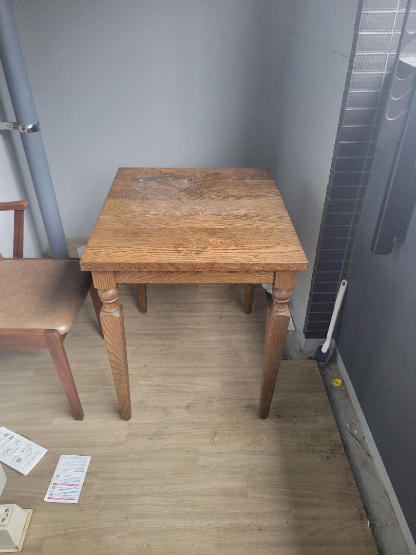 木製ダイニングテーブルと椅子セット