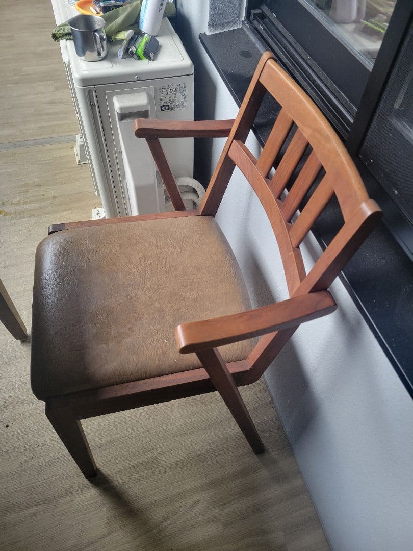 木製ダイニングテーブルと椅子セット