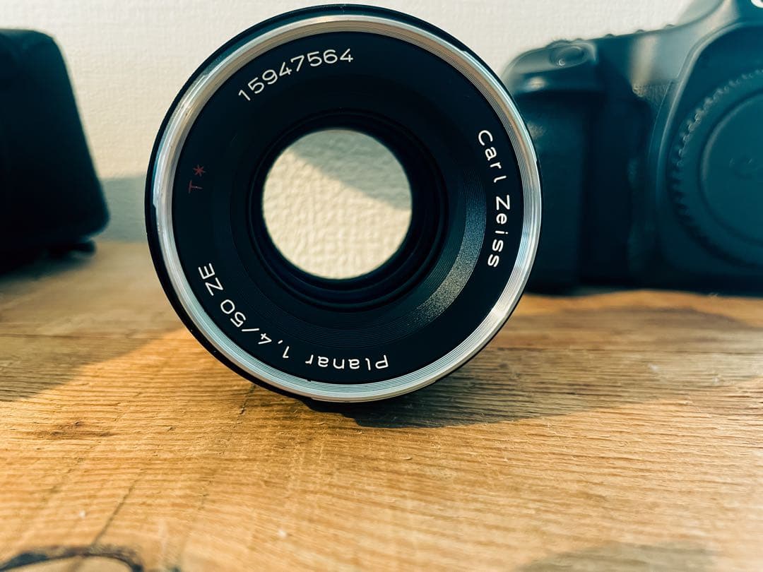 デジタルカメラ Canon EOS 5D & Carl Zeiss Planar 50mm