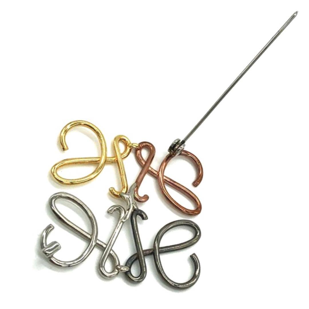 未使用級✨ロエベ ブローチ アナグラム パラジウム　4色 ゴールドシルバー