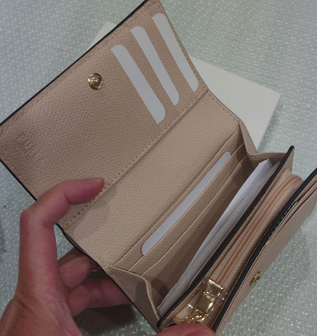 新品！フルラ FURLA カメリア Camelia コンパクト財布 M 財布