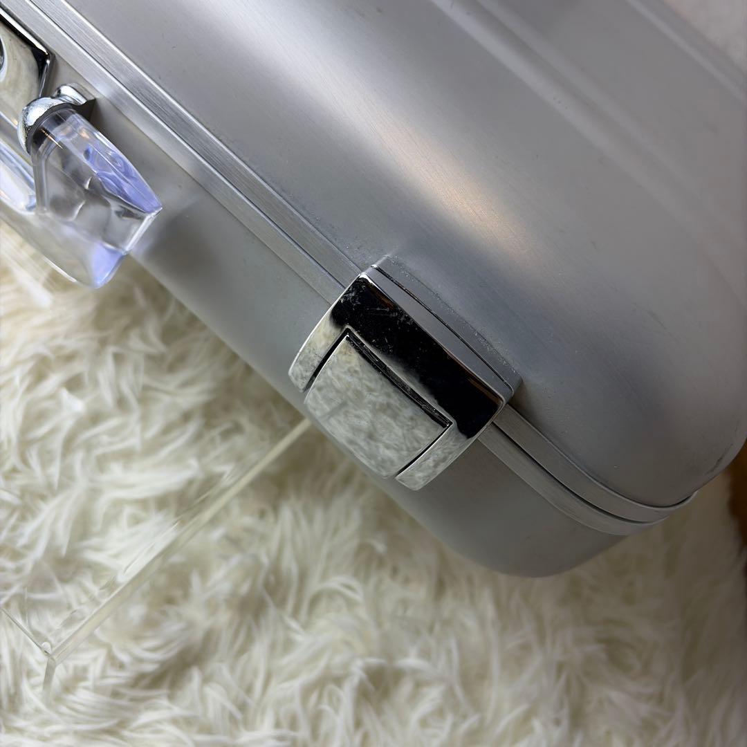 美品　ゼロハリバートン　アタッシュケース　クリアハンドル　アルミ