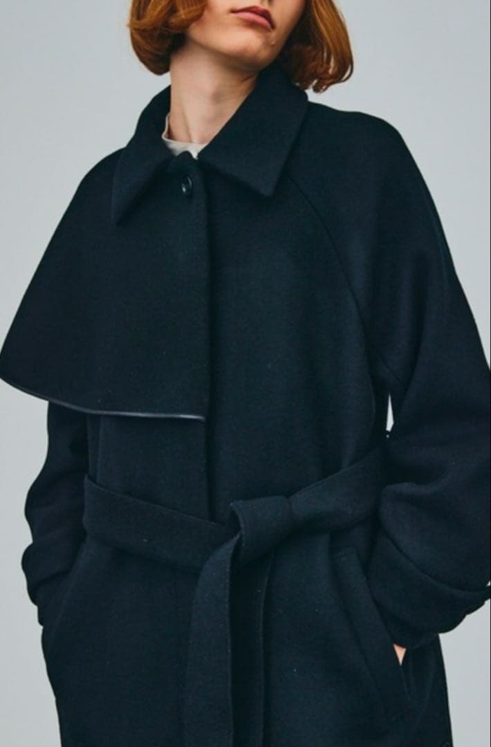 【UNITED TOKYO】 ハーフケープステンコート