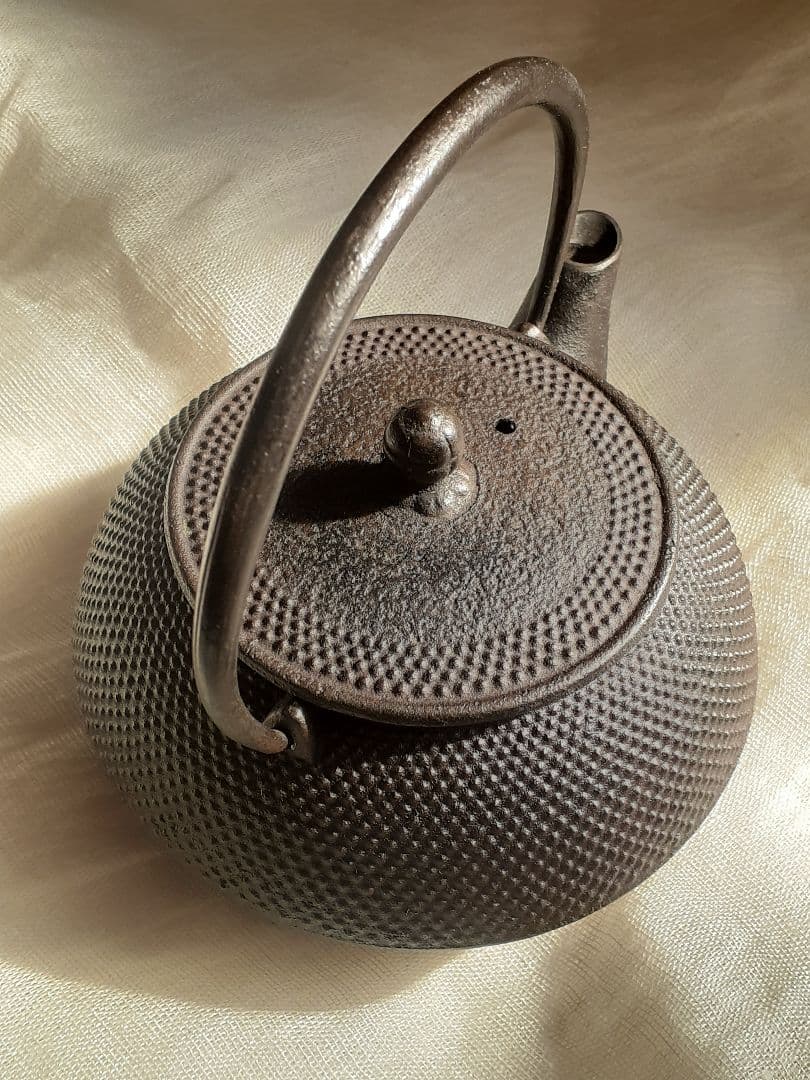 岩鋳【南部鉄器】鉄瓶0.65L 伝統工芸 急須 JAPAN ケトルやかん 茶道具