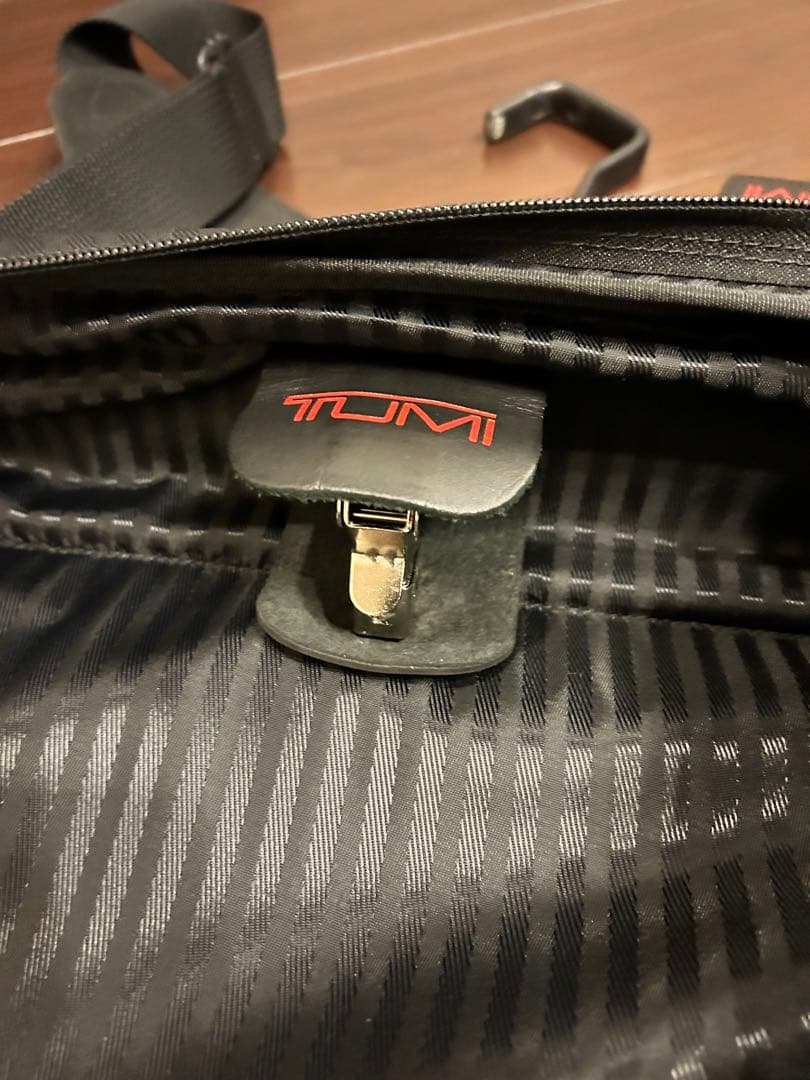 TUMI ガーメントバッグ 三つ折り