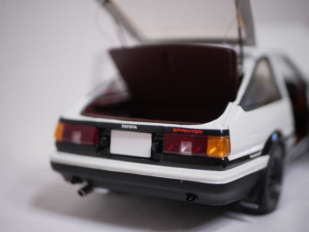 トレノ 1/18スケールミニカー