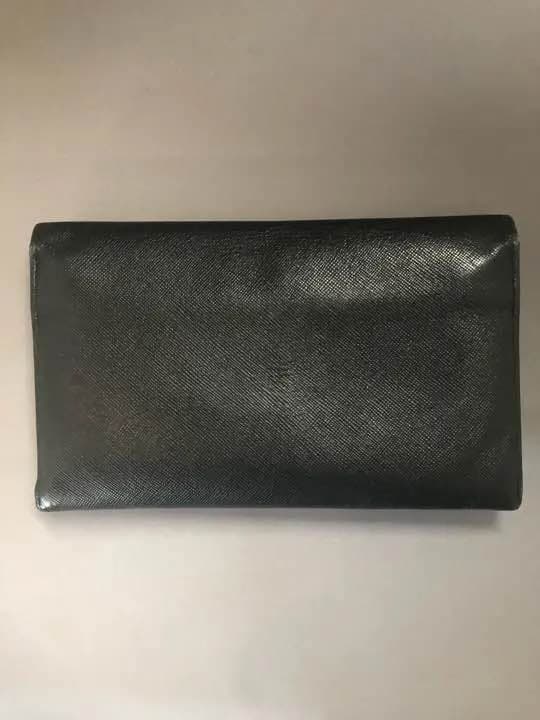 プラダ 長財布 美品 収納多い！
