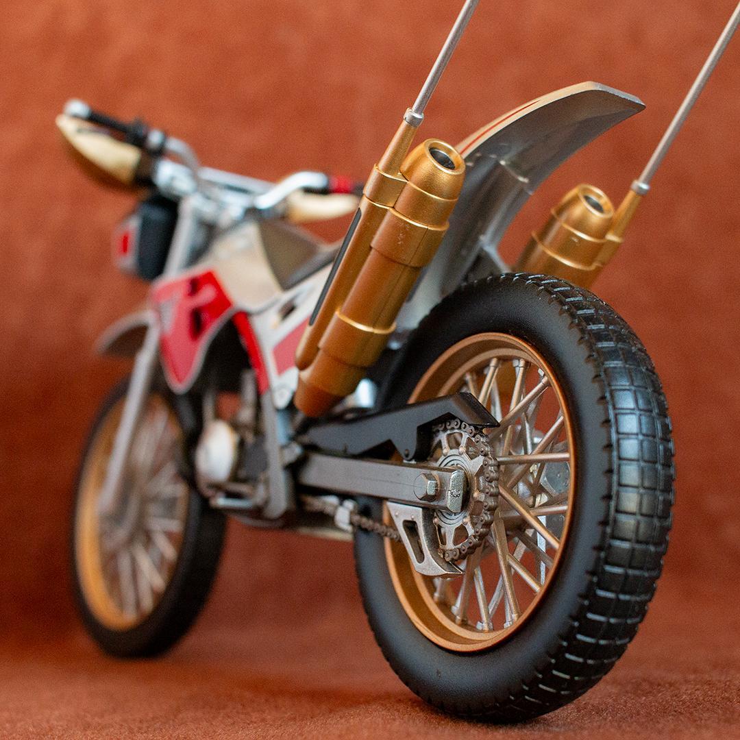 S.H.フィギュアーツ　真骨彫製法　仮面ライダークウガ&トライチェイサー2000