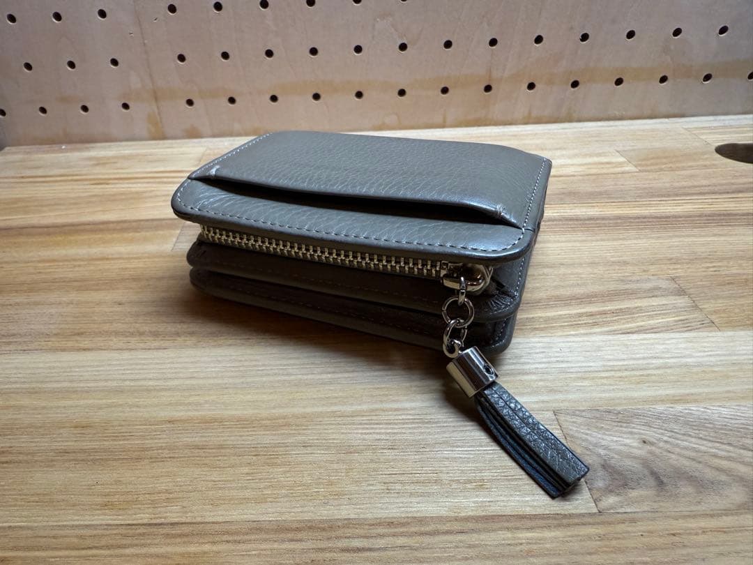 土屋鞄　クラルテ　フリンジスモールウォレット　二つ折り財布　アッシュグレー