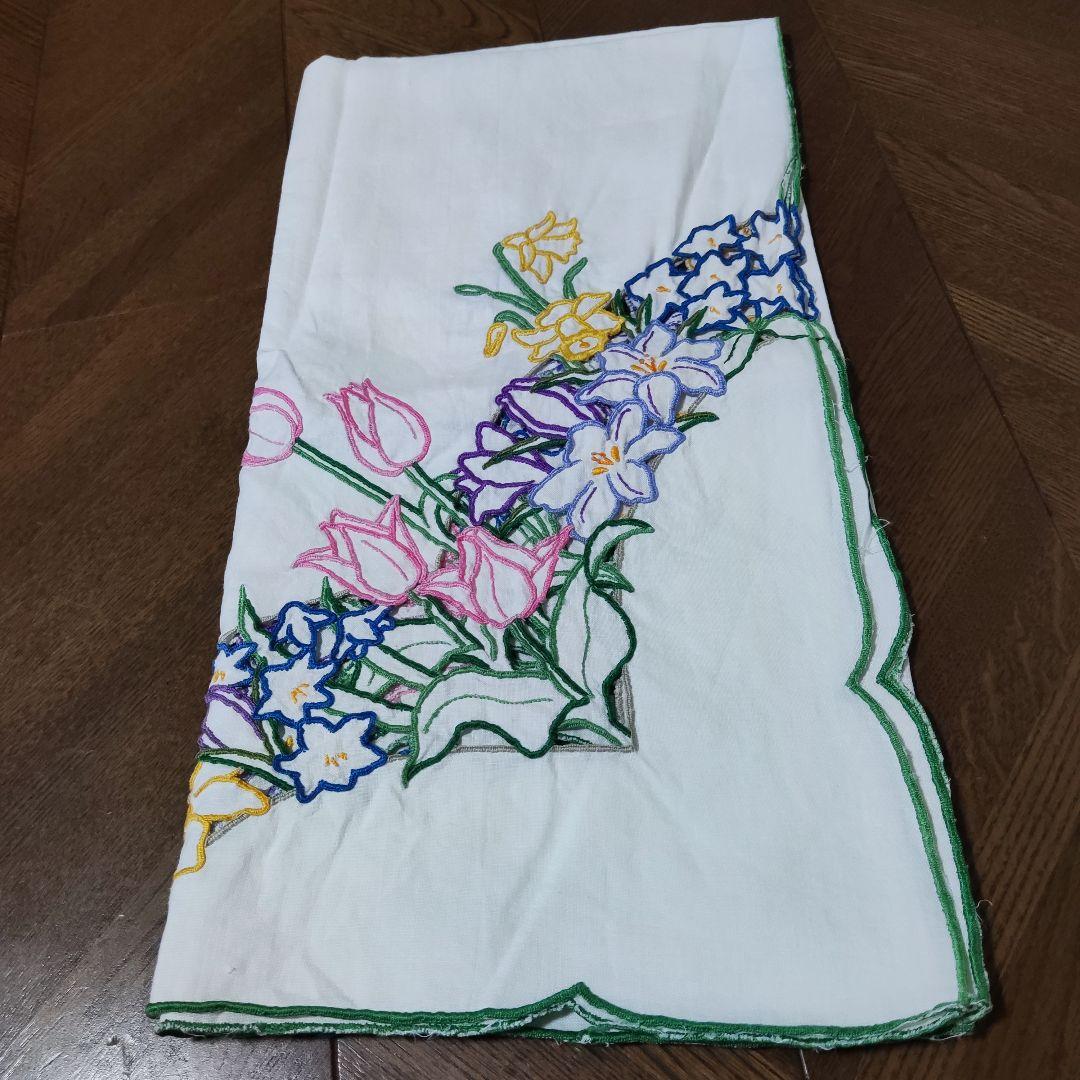 イギリス　テーブルクロス　クロス　目隠しクロス　刺繍