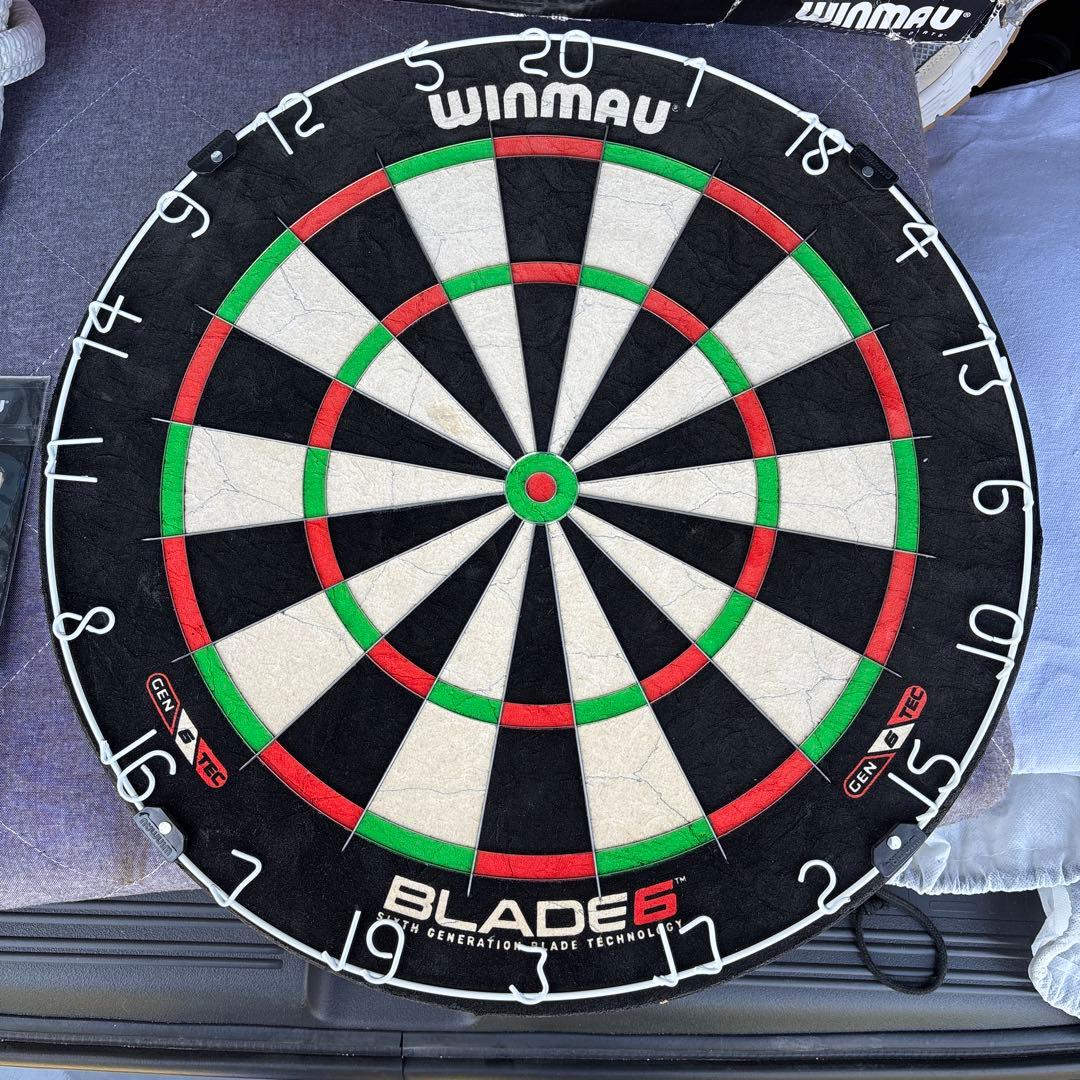 じ*ん様 WINMAU BLADE6 ダーツボード　未使用、極美品。