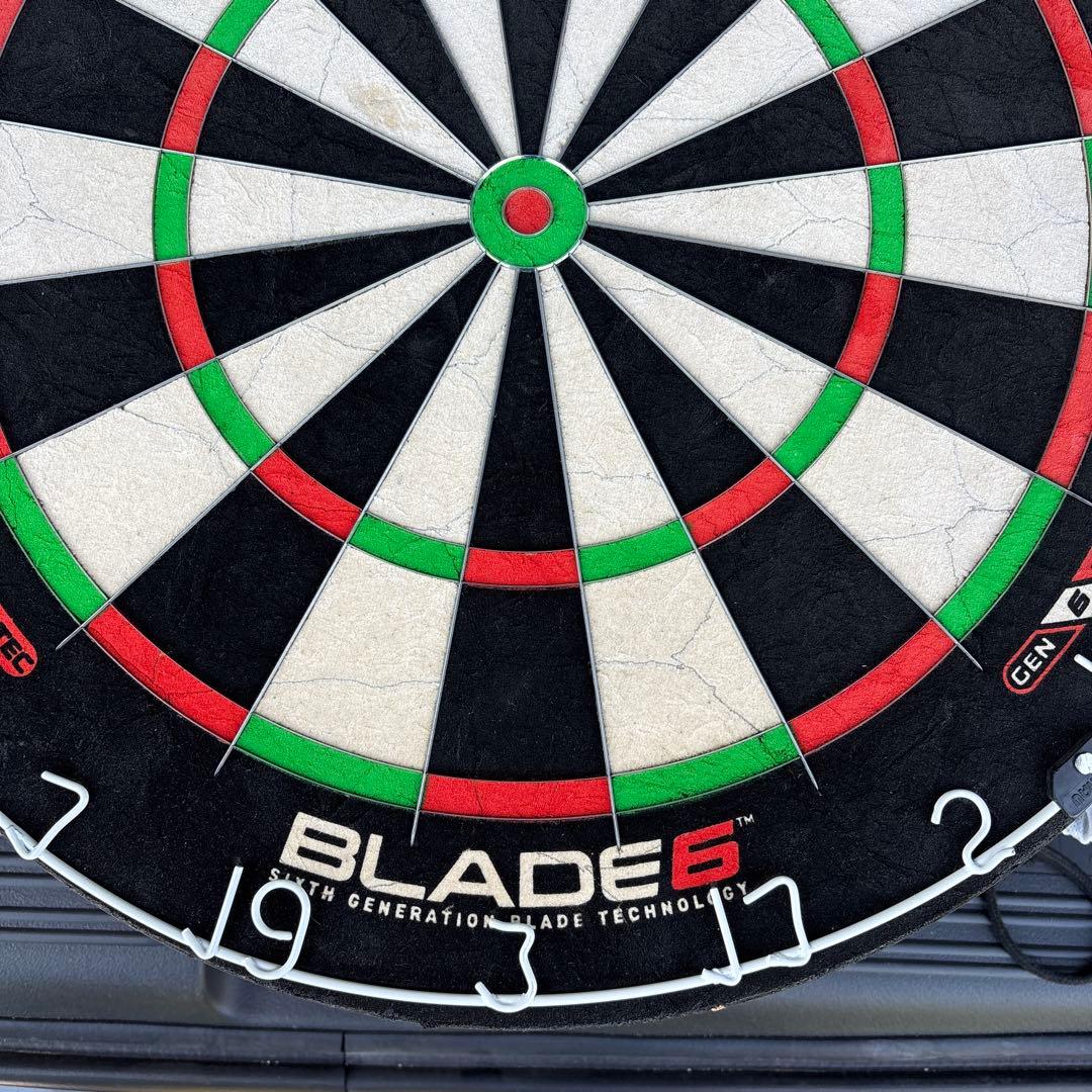 じ*ん様 WINMAU BLADE6 ダーツボード　未使用、極美品。