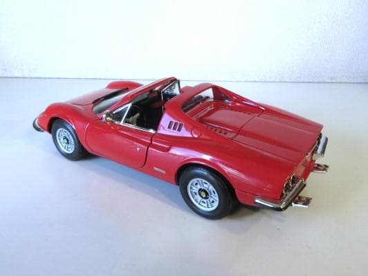 特価 Hot Wheels 1/18 フェラーリ Dino 246GTS レッド