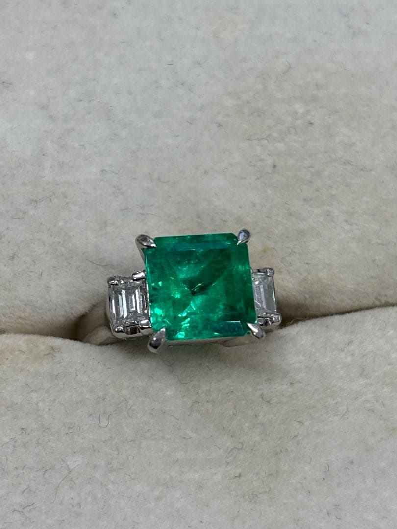 B5643 エメラルド2.74ctダイヤモンド0.38ctリングpt900