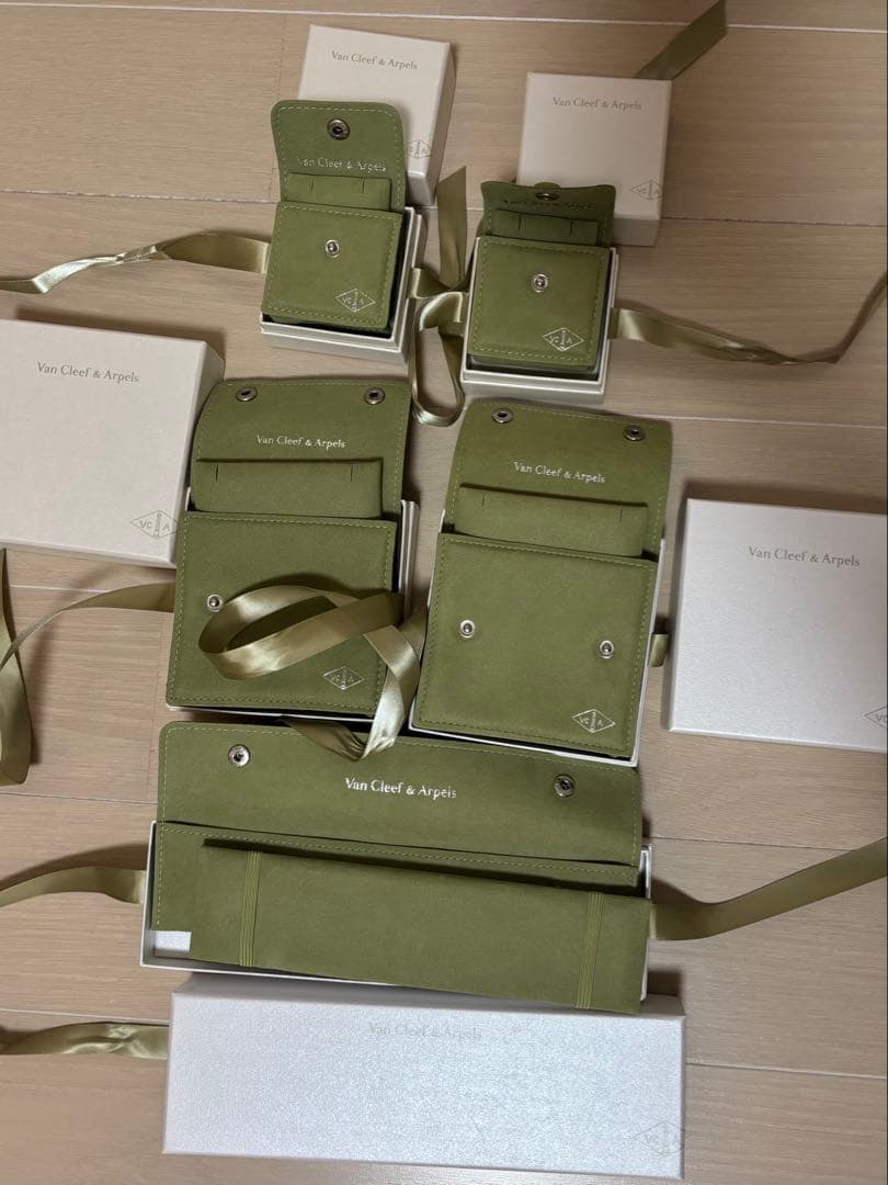 Van Cleef & Arpels グリーンポーチセット 5個セット