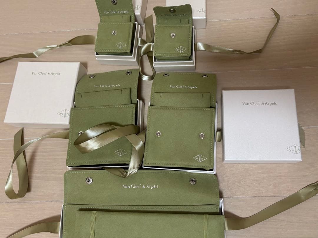 Van Cleef & Arpels グリーンポーチセット 5個セット