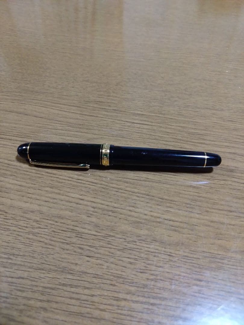 ゲリラセール‼️プラチナ万年筆3776センチュリーブラックインブラック　太字