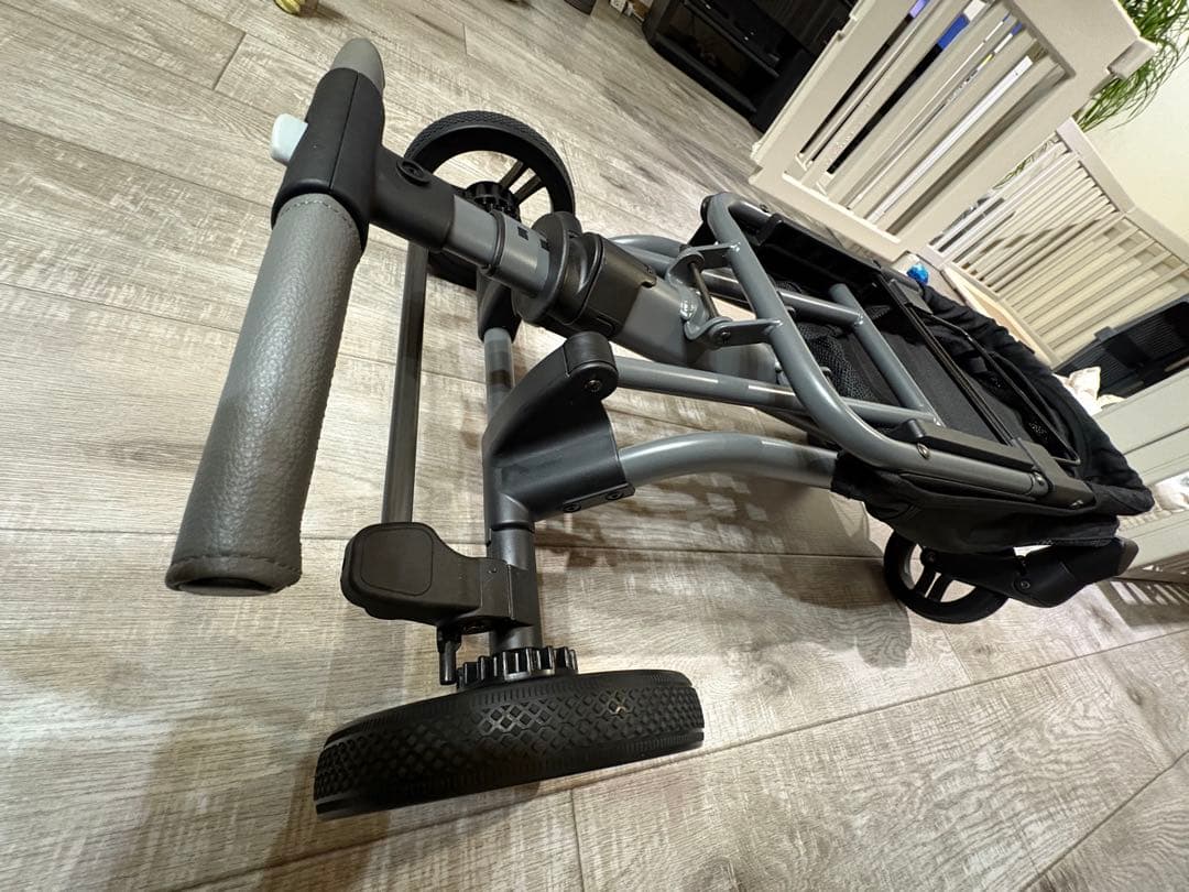 折りたたみペットカート グレー　AIRBUGGY. wizx