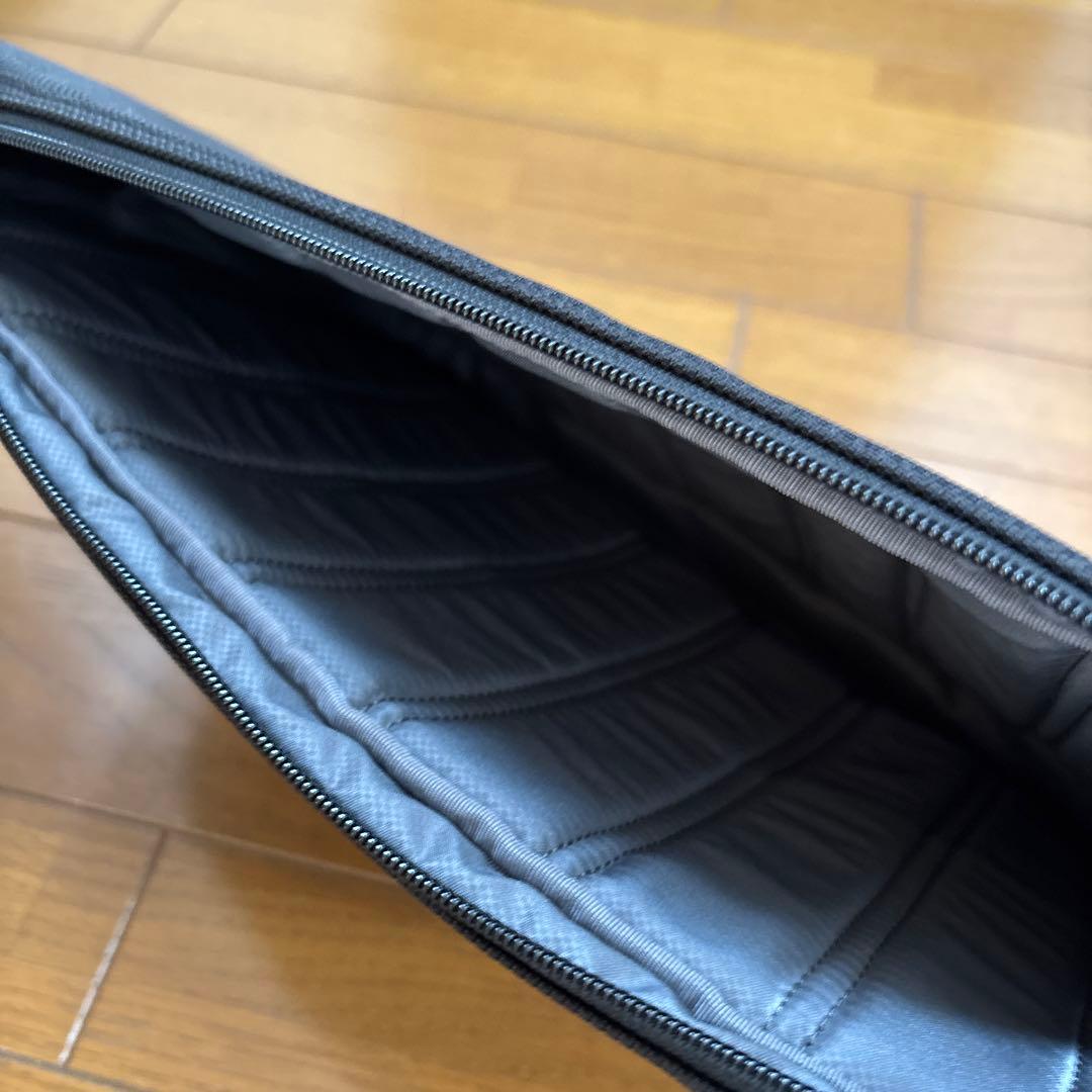 TUMI　ドキュメントケース　PCケース　タブレットケース　クラッチバッグ　希少